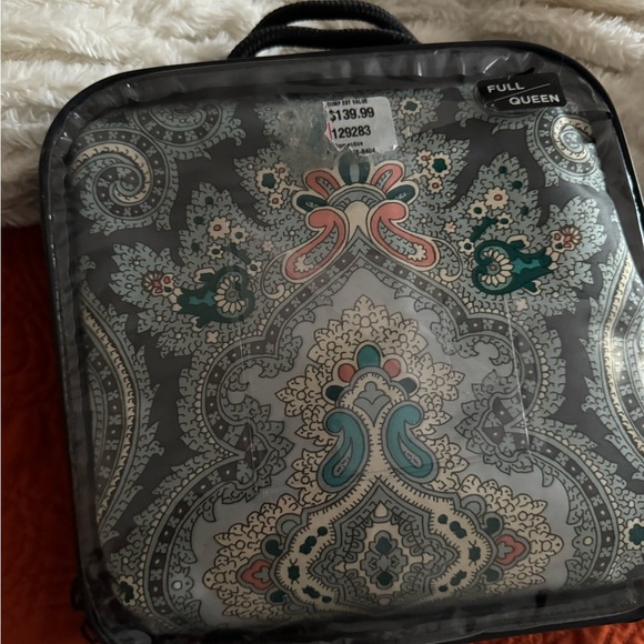 Echo Design™ Sterling Deep Green Cotton Sateen Printed Duvet Set - Picture 9 of 11